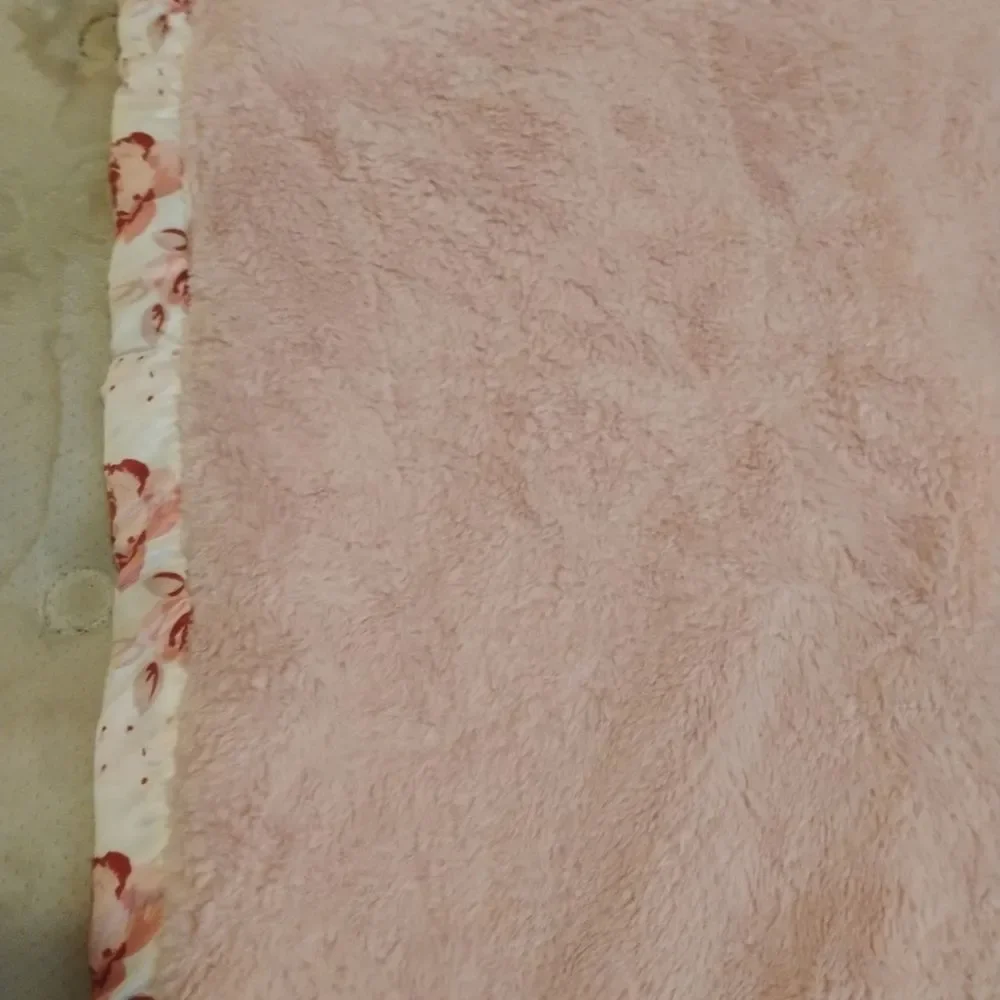 Soft Pink Plush Throw Blanket